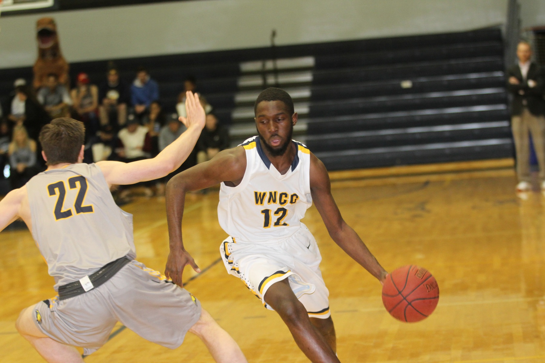WNCC men top LCCC 83-63
