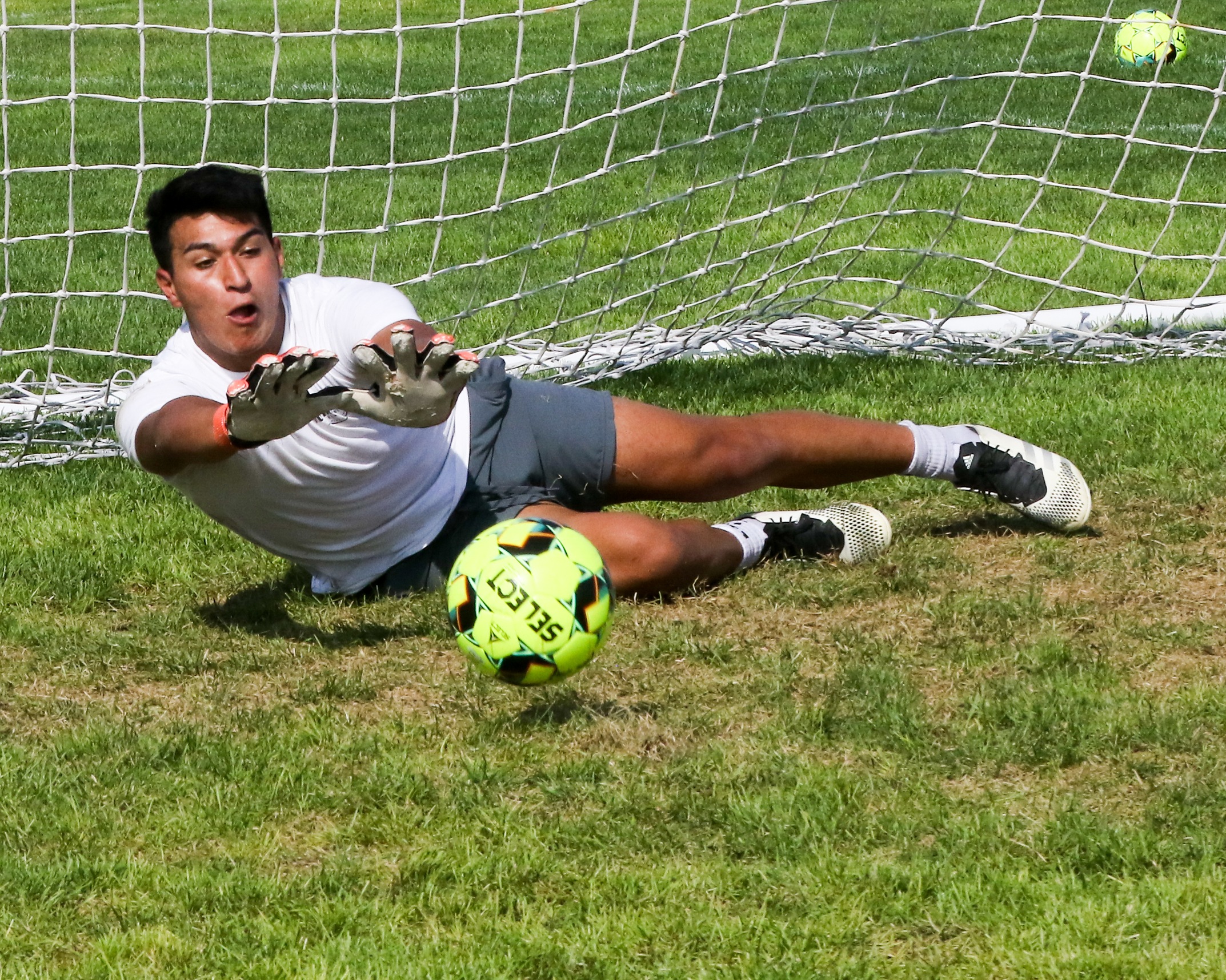 WNCC women tie Central, men fall