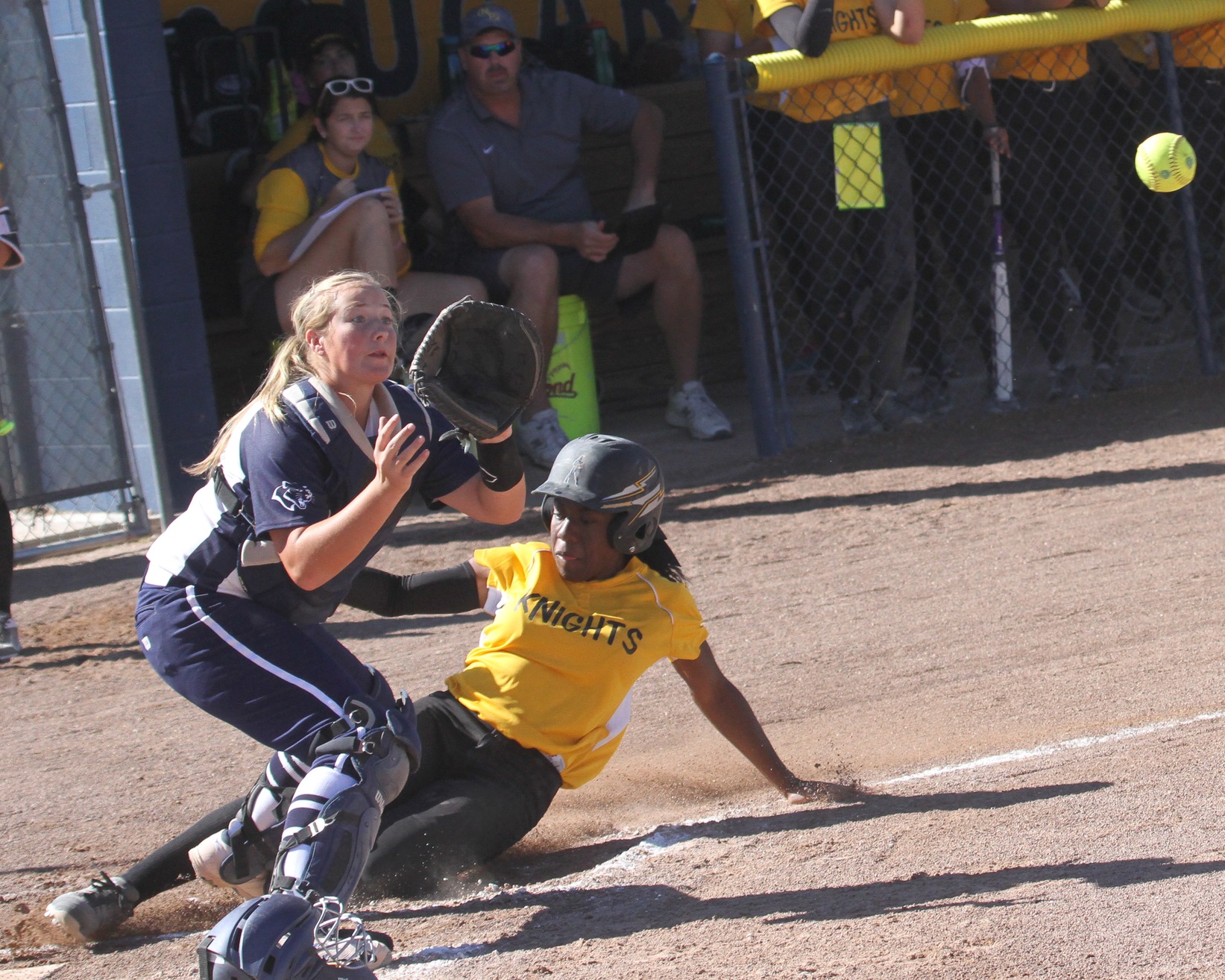 WNCC softball splits in final day of tourney
