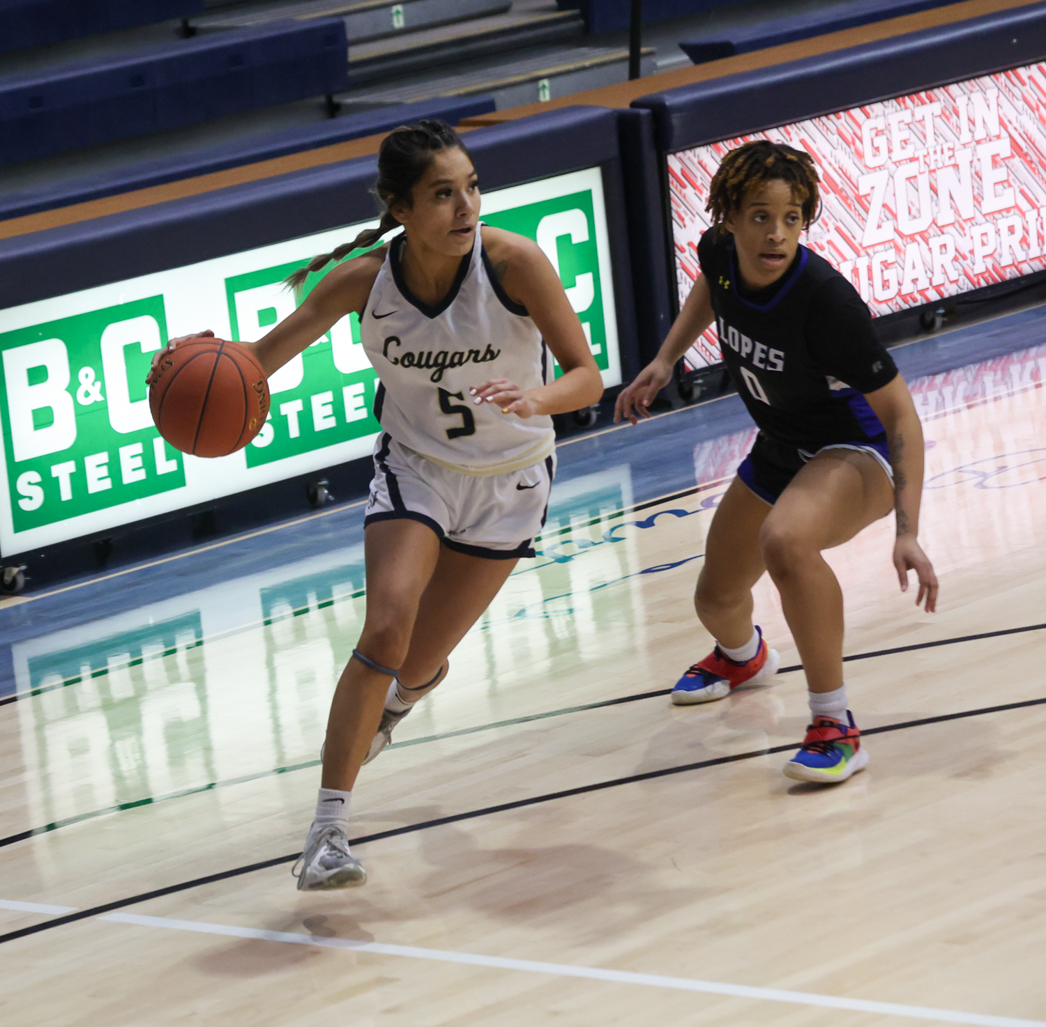 Yara Garcia in action against Lamar.