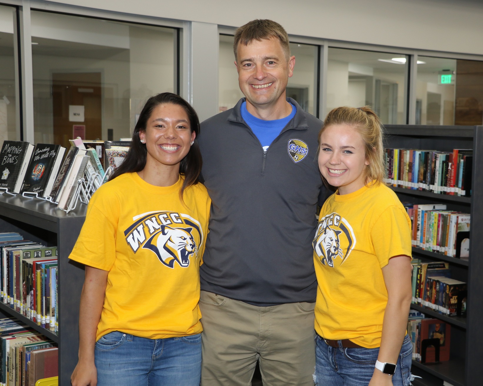 Mueller, Elsen sign with WNCC soccer
