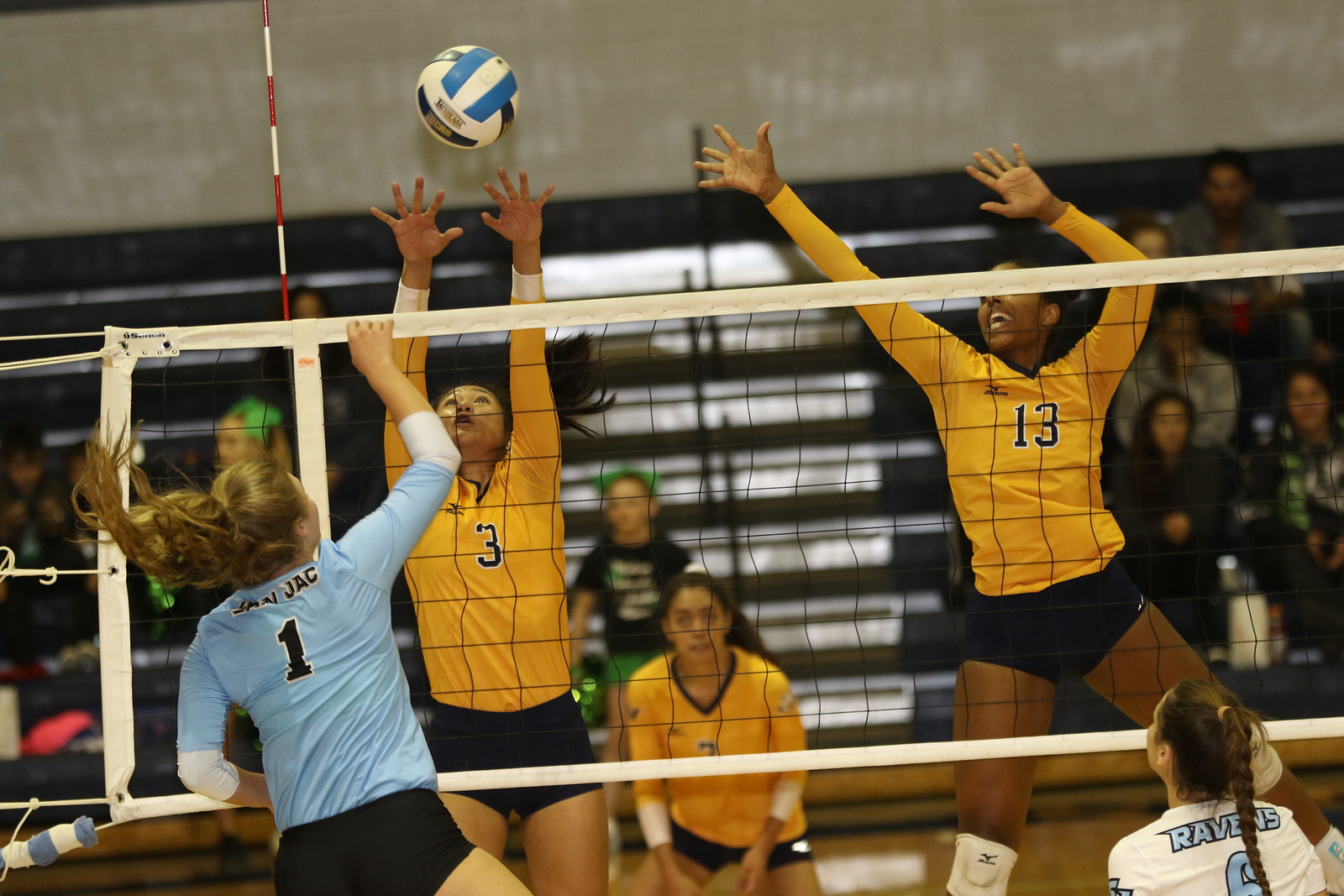 San Jacinto holds off WNCC in five sets