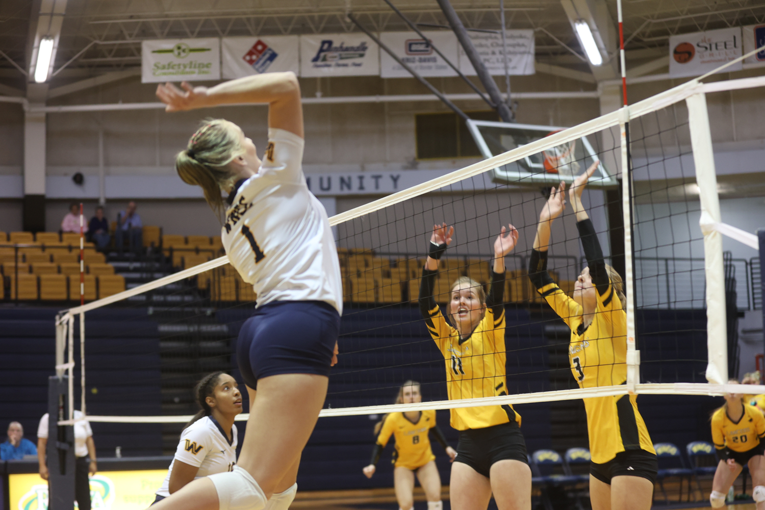 WNCC volleyball sweeps EWC behind strong serving