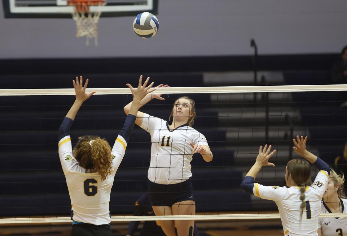 WNCC volleyball wins 15th game, sweeps Trinidad